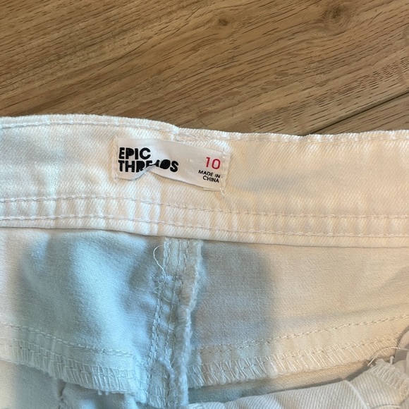 Girls White Jeans - size 10 - high waisted - Picture 2 of 4